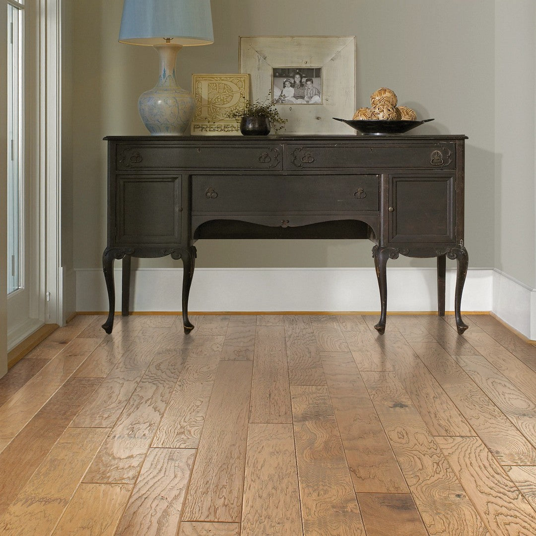 Shaw-Sequoia-5"-Hickory-Engineered-Hardwood-Plank-Bravo