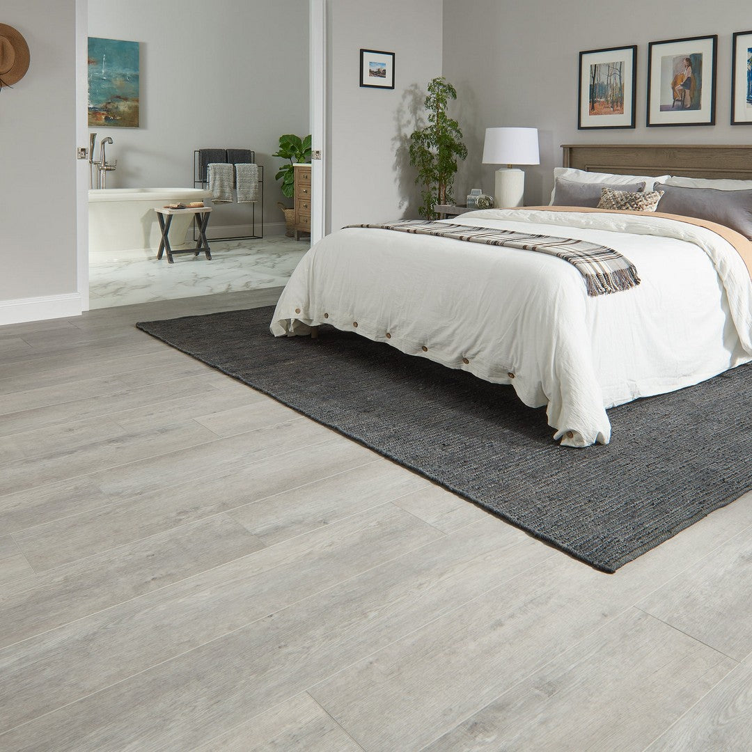 Bruce-Lifeseal-Reserve-Plank-9-x-60-Cloudiness-Gray