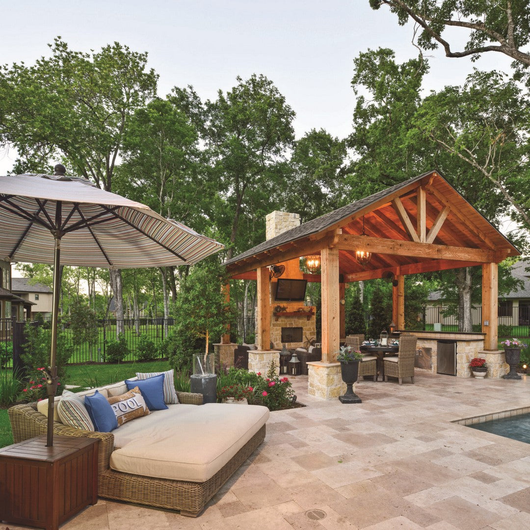 Keystone-Extra-Light-Tumbled-Travertine-Versailles-Pattern-Paver-Extra-Light