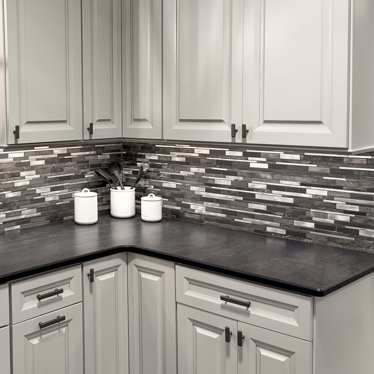 Bati-Orient-Terrazzo-12-x-12-Baguette-Aluminum-&-Stone-Mosaic-Grey-Black