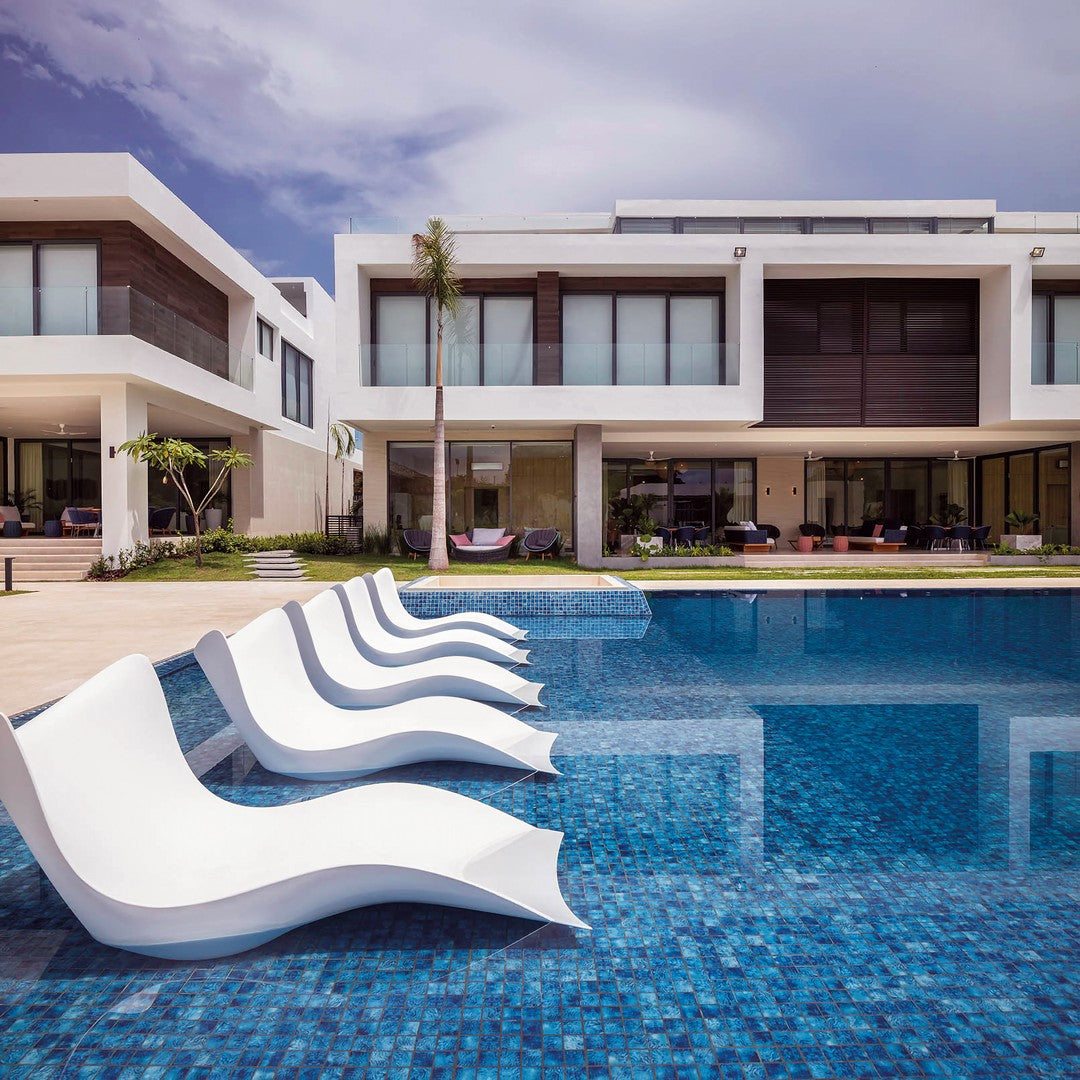 Tesoro-Vanguard-12.25-x-12.25-Dot-Mounted-Glass-2-Mosaic-Arrecife-Blue