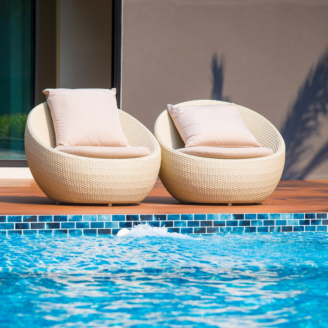 Tesoro-Vanguard-12.25-x-10-Interlocking-1x2-Glass-Mosaic-Sena