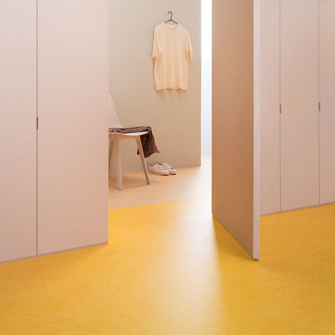 Forbo-Marmoleum-Fresco-6.5-x-105-Smooth-Vinyl-Sheet-Lemon-Zest