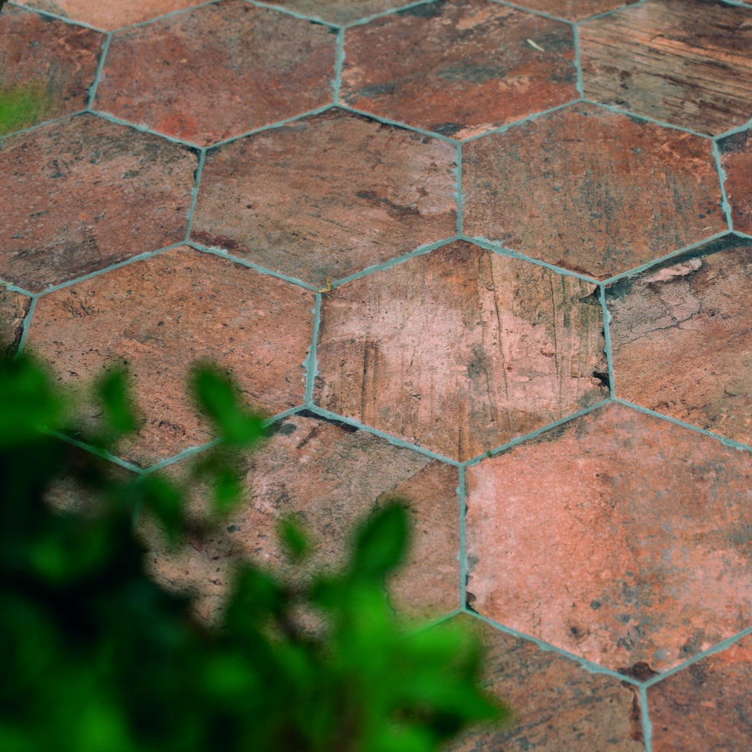 Tesoro-Chicago-Brick-9-x-11-Pressed-Hexagon-Pocelain-Tile-Old-Chicago